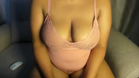 Esme online show from 10.02.25