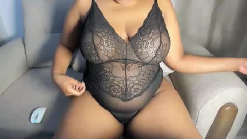 Esme online show from 10.04.25