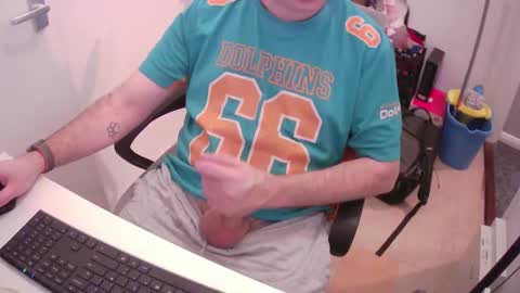 Snapshot of essex_wild chatting on 02.25.25 Morph online show from 02.25.25