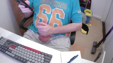 Snapshot of essex_wild chatting on 11.13.25 Morph online show from 11.13.25