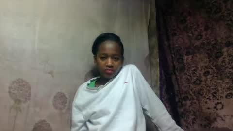 Snapshot of estancelee chatting on 06.23.26 estancelee online show from 06.23.26