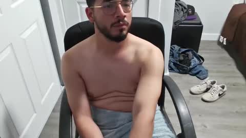 Snapshot of esteban438754 chatting on 10.01.25 Esteban online show from 10.01.25