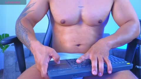 ESTEBAN online show from 04.11.26