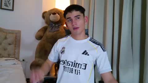 Snapshot of estebanperez_ chatting on 07.16.26 Esteban online show from 07.16.26