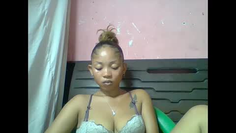 estelah20 online show from 03.05.26