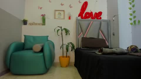 esterlindez online show from 05.11.26