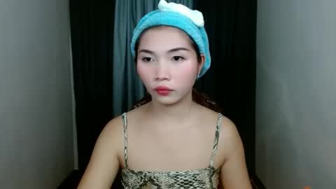 Snapshot of estherlust chatting on 04.23.26 IRIS online show from 04.23.26