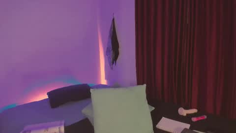 Snapshot of estmonnn chatting on 11.21.25 Esteban online show from 11.21.25