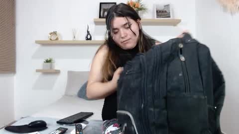 Estrella online show from 12.18.25