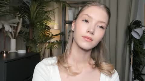 Snapshot of eternity_cuite chatting on 10.29.25 Natalie online show from 10.29.25