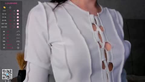 Snapshot of ethalfrost chatting on 03.09.25 Dana today my first day online show from 03.09.25