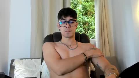 etham_wolf1 online show from 05.13.26