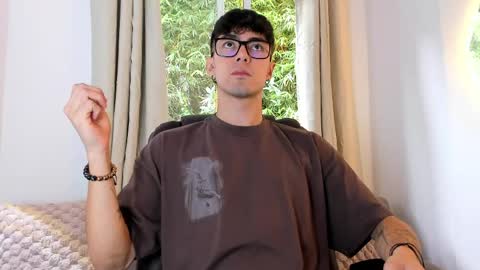 etham_wolf1 online show from 05.18.26