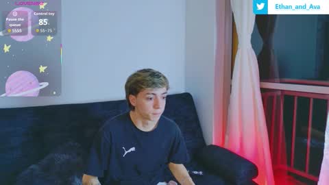 Snapshot of ethan_and_ava chatting on 10.02.25 ethan and ava online show from 10.02.25