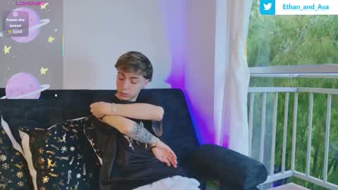 Snapshot of ethan_and_ava chatting on 11.16.25 ethan and ava online show from 11.16.25