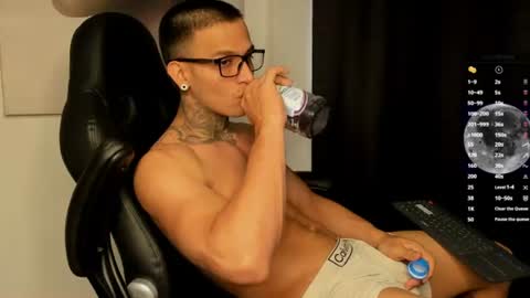 Snapshot of ethan_devis7 chatting on 06.15.26 Ethan - Independent model online show from 06.15.26