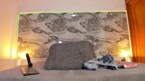 ethan_thouse online show from 10.12.25