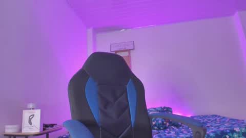 ethan travis online show from 10.10.25