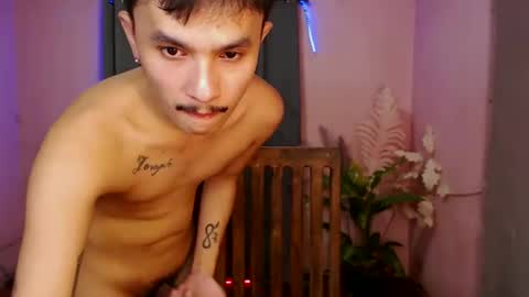 Snapshot of ethan_uwuxx chatting on 02.11.25 DAVE online show from 02.11.25