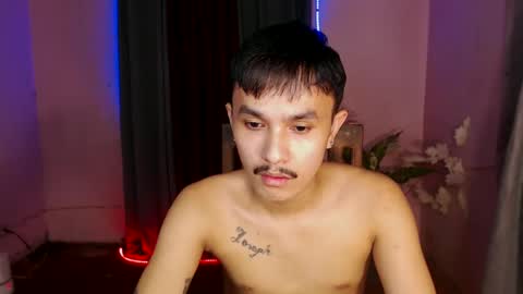 Snapshot of ethan_uwuxx chatting on 02.14.25 DAVE online show from 02.14.25