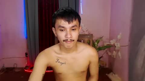 Snapshot of ethan_uwuxx chatting on 02.15.25 DAVE online show from 02.15.25