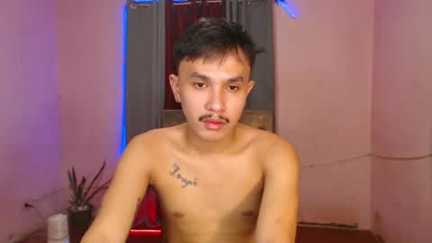 Snapshot of ethan_uwuxx chatting on 02.21.25 DAVE online show from 02.21.25