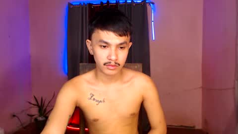 Snapshot of ethan_uwuxx chatting on 02.23.25 DAVE online show from 02.23.25