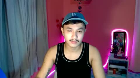 Snapshot of ethan_uwuxx chatting on 09.25.25 DAVE online show from 09.25.25