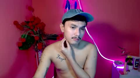 Snapshot of ethan_uwuxx chatting on 10.21.25 DAVE online show from 10.21.25