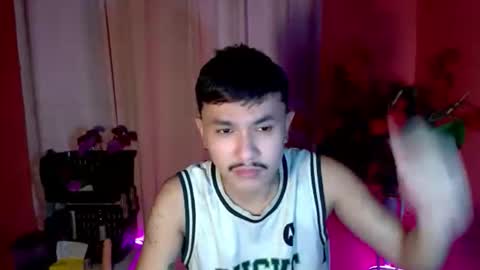 Snapshot of ethan_uwuxx chatting on 10.30.25 DAVE online show from 10.30.25