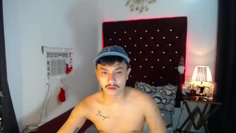 Snapshot of ethan_uwuxx chatting on 11.17.25 DAVE online show from 11.17.25