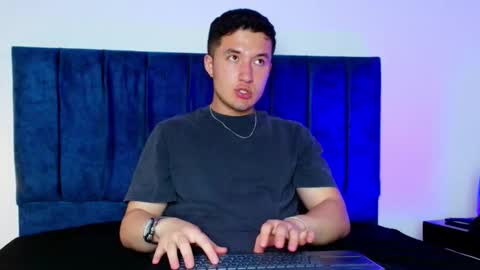 ethanconnor_ online show from 12.04.25