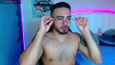 Snapshot of ethanhairy chatting on 07.11.26 Ethan online show from 07.11.26