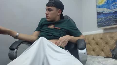 Snapshot of ethanx18 chatting on 05.12.26 ethanx18 online show from 05.12.26