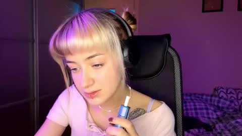 Snapshot of ethelynprochaska chatting on 11.19.25 Emily online show from 11.19.25