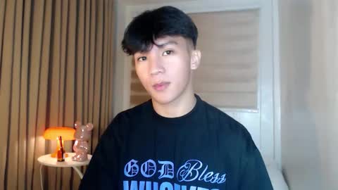 Snapshot of etherealboytoy4hire chatting on 04.21.26 Rey online show from 04.21.26