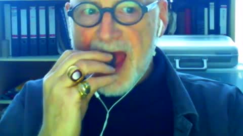 Snapshot of etonne chatting on 02.20.25 etonne online show from 02.20.25