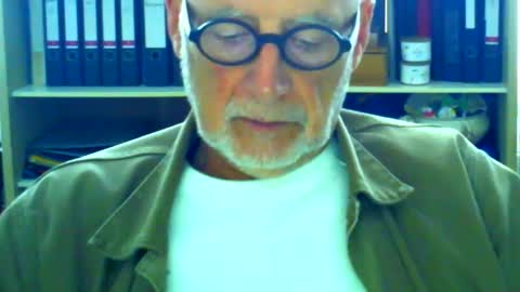 Snapshot of etonne chatting on 09.24.25 etonne online show from 09.24.25