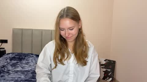 Snapshot of eugenierickel chatting on 05.11.26 Alice online show from 05.11.26