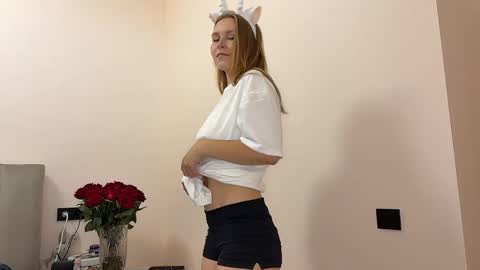 Snapshot of eugenierickel chatting on 05.19.26 Alice online show from 05.19.26