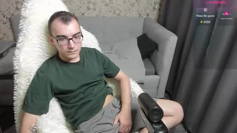 Snapshot of euro__boys chatting on 07.22.26 euro__boys online show from 07.22.26
