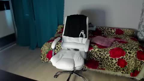 Snapshot of eva_7777 chatting on 06.19.26 Eva online show from 06.19.26