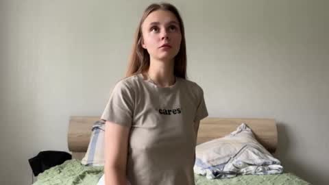 Snapshot of eva_calvin chatting on 10.01.25 Eva Calvin online show from 10.01.25