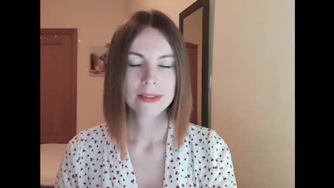 Snapshot of eva_cutesmile chatting on 04.27.26 Eva online show from 04.27.26