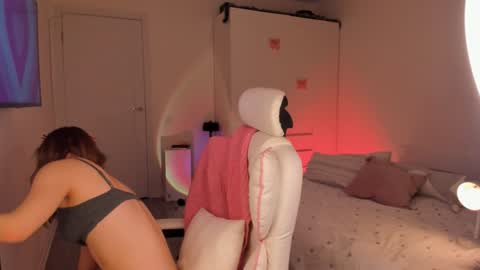 Eva Davis online show from 12.16.24