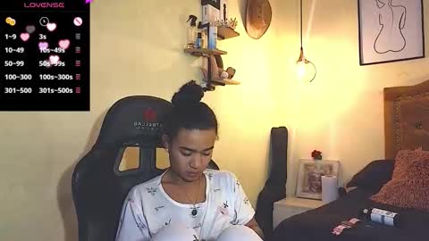 Eva Foxs  online show from 11.30.25