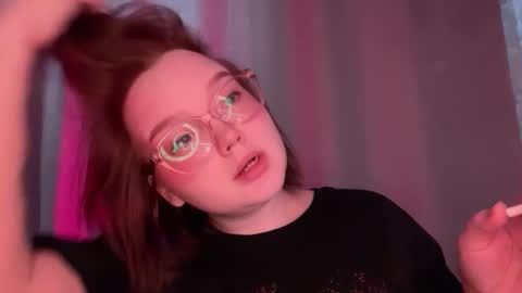 Snapshot of eva_kittenn chatting on 11.27.25 eva_kittenn online show from 11.27.25