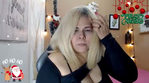Snapshot of eva_love49 chatting on 12.15.25 eva_love49 online show from 12.15.25