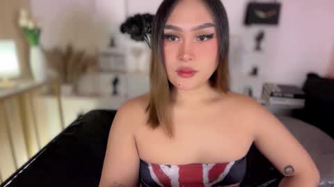 Queen Eva Mazikeen online show from 03.15.26