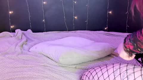 Eva Merlin online show from 01.30.25